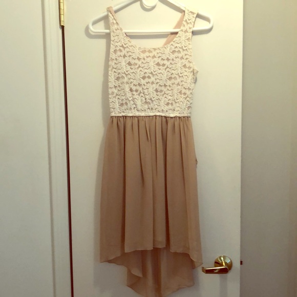 White lace dress - Picture 1 of 2